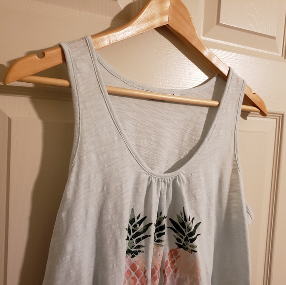2/$20 Reitmans Tank Top Pineapple Print Size Large - Picture 6 of 16